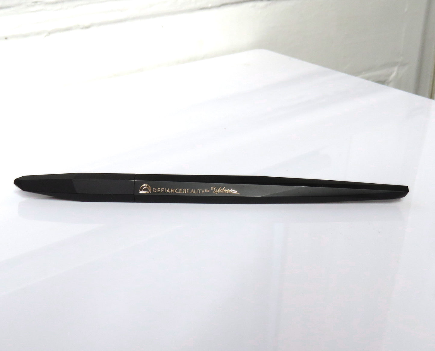 Infinity Liquid Eyeliner in shade Enigma (Carbon Black)